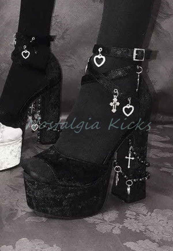 Gothic Schwarz Samt Plattform  – Street Fashion Rome Bewertung und Preis